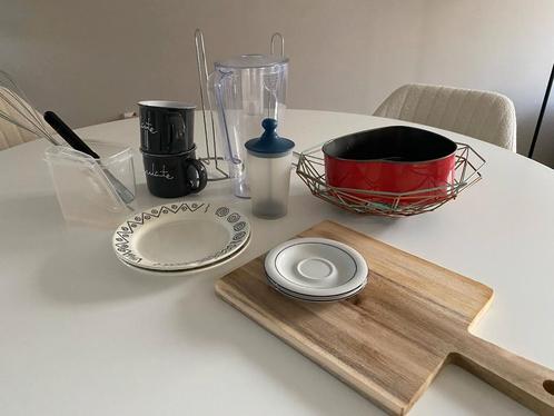 Pakket keukenspullen: houten plank, taartvorm, waterkan etc., Huis en Inrichting, Keuken | Keukenbenodigdheden, Gebruikt, Ophalen