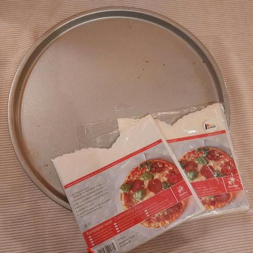PATISSE 🍕 pizzaplaat met bakpapier 🍪, Huis en Inrichting, Keuken | Keukenbenodigdheden, Gebruikt, Ophalen of Verzenden
