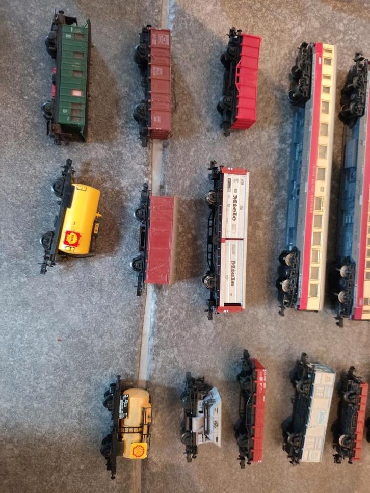 Grote verzameling modeltrein wagons - diverse merken, Hobby en Vrije tijd, Modeltreinen | N-Spoor, Gebruikt, Wagon, Gelijkstroom