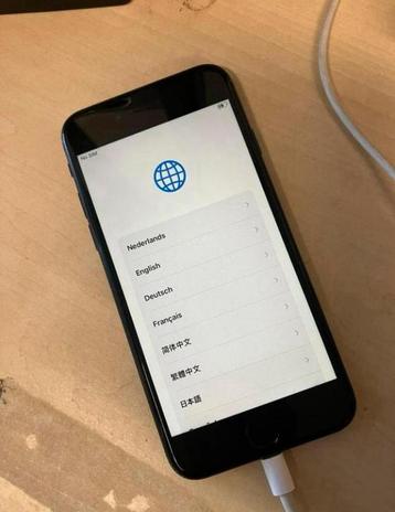 Apple iPhone SE 2022 64GB zwart beschikbaar voor biedingen