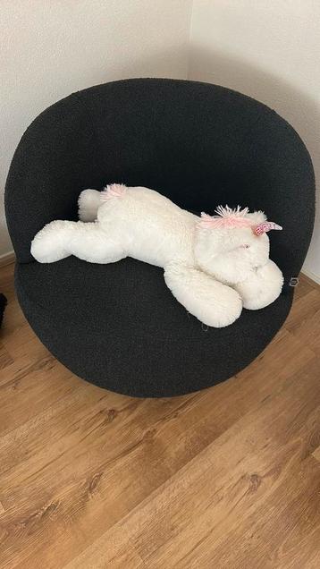 Leuke grote (70cm) pluche unicorn beschikbaar voor biedingen