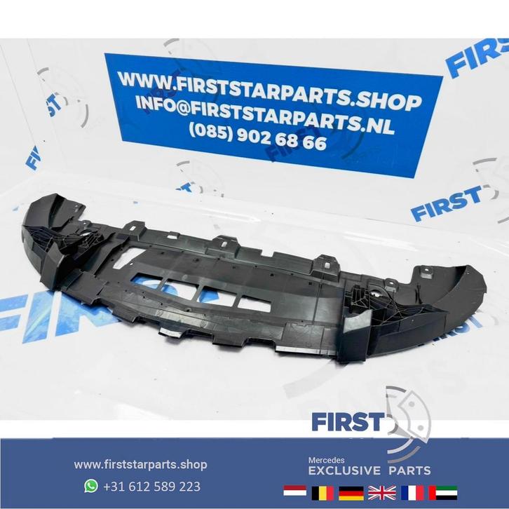 W176 W117 AMG BODEMPLAAT A Klasse CLA VOORBUMPER BESCHERMKAP, Auto-onderdelen, Carrosserie en Plaatwerk, Mercedes-Benz, Voor, Gebruikt