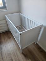 Babybed + matras + beddengoed 60x120, Kinderen en Baby's, Babywiegjes en Ledikanten, Ophalen, Zo goed als nieuw, Ledikant