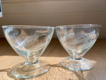 Twee glazen met korenaar
