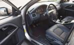 Volvo V70 2.0F Kinetic Seashell Metallic 146 pk, Auto's, Voorwielaandrijving, Zwart, Leder en Stof, V70