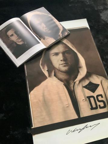 GOAT Wayne Rooney, gesigneerd, boek met o.a. Van Persie beschikbaar voor biedingen