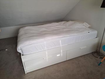 Bedframe 140x200 met opberglades beschikbaar voor biedingen