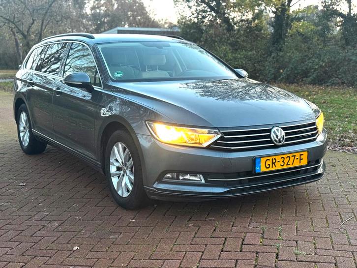 Volkswagen Passat 1.6 TDI 88KW BMT Variant 2015 Grijs, Auto's, Volkswagen, Bedrijf, Te koop, Passat, Diesel, B, Stationwagon, Handgeschakeld