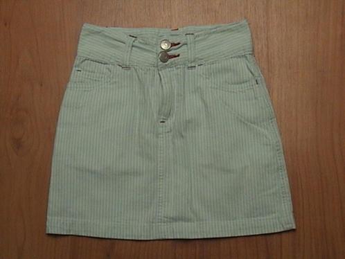 H&M leuke lichtblauw met wit gestreepte rok afgezet met rood, Kinderen en Baby's, Kinderkleding | Maat 122, Gebruikt, Meisje, Jurk of Rok