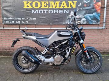 HUSQVARNA SVARTPILEN 125 2022 A1 11 KW  4900 KM Leo Vince 11 beschikbaar voor biedingen