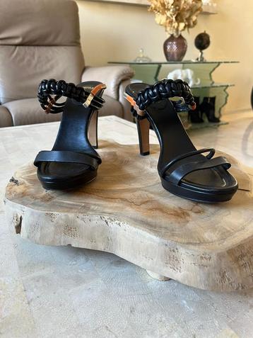 Hugo Boss leren sandalen met hak maat 41 beschikbaar voor biedingen