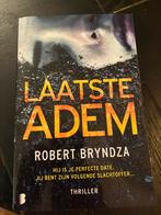 Laatste adem - Robert Bryndza, Ophalen of Verzenden, Zo goed als nieuw