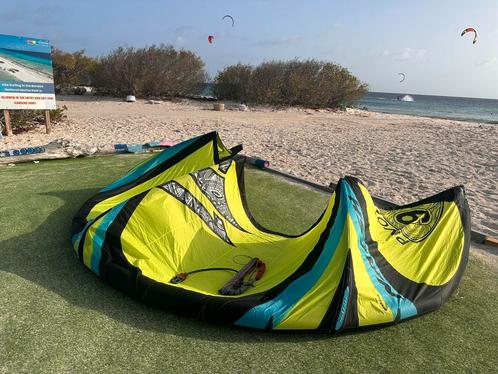Naish Pivot 2024 – Kite met bar – €600, Watersport en Boten, Kitesurfen, Gebruikt, Kite, 9 m², Geen board, Ophalen of Verzenden
