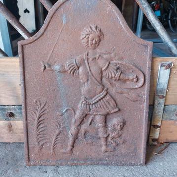 Antieke haardplaat met ridder beschikbaar voor biedingen