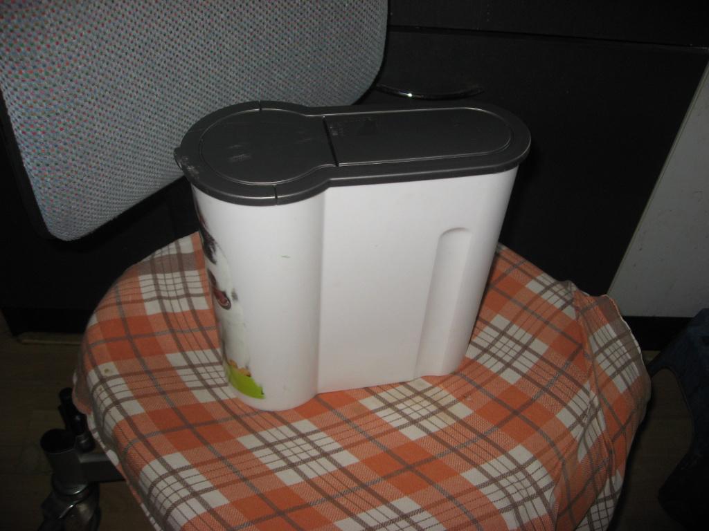 Droogvoer ton hond of kat klein ca 5-7,5 ltr, Ophalen of Verzenden, Gebruikt