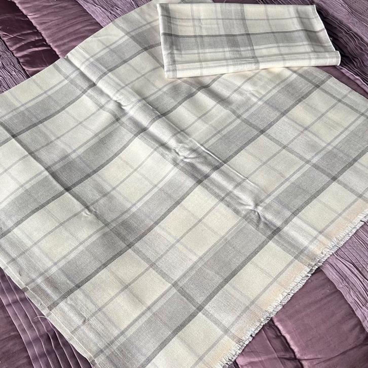 Laura Ashley restant gordijnstof ‘Highland Check’ dove grey, Hobby en Vrije tijd, Stoffen en Lappen, Nieuw, 120 cm of meer, 30 tot 200 cm