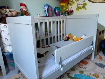 Ikea Sundvik ledikant en commode  (kast verkocht) beschikbaar voor biedingen
