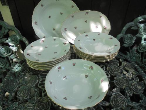 Dinerservies H & C met roze / rode roosjes, Antiek en Kunst, Antiek | Servies compleet, Ophalen of Verzenden