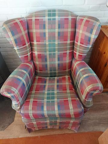 Oorfauteuil; gratis ophalen. beschikbaar voor biedingen