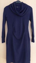 Donkerblauwe, getailleerde jurk van Promiss maat S met sjaal, Kleding | Dames, Maat 38/40 (M), Blauw, Ophalen of Verzenden, Zo goed als nieuw