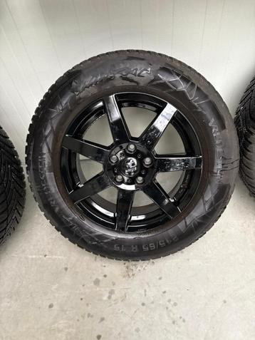 Complete set banden en velgen Mazda beschikbaar voor biedingen