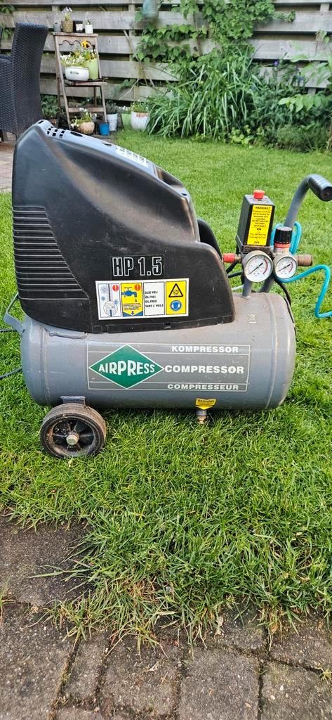 airpress compressor 1,5 hp HLO 215/25, Doe-het-zelf en Verbouw, Compressors, Gebruikt, 6 tot 10 bar, Minder dan 25 liter, 200 tot 400 liter/min