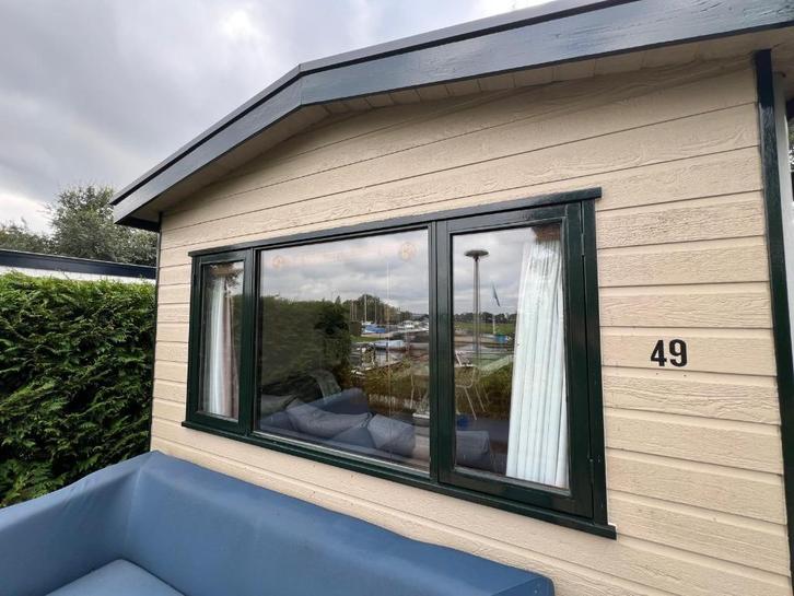 Stacaravan aan het water op uniek plekje in Friesland, Caravans en Kamperen, Stacaravans, tot en met 4, Ophalen