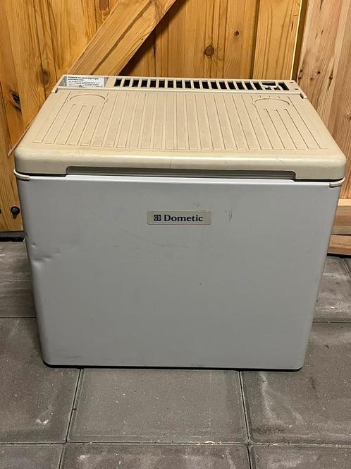 Dometic type JCB-1 koelbox 12V, 220V en gas. 33 ltr., Caravans en Kamperen, Koelboxen, Gebruikt, Koelbox, Ophalen