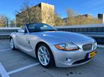 BMW Z4 3.0i Aut. orig. NL, lage km., onderh. + nw. Apk, Auto's, Achterwielaandrijving, 74 €/maand, Zwart, Cabriolet