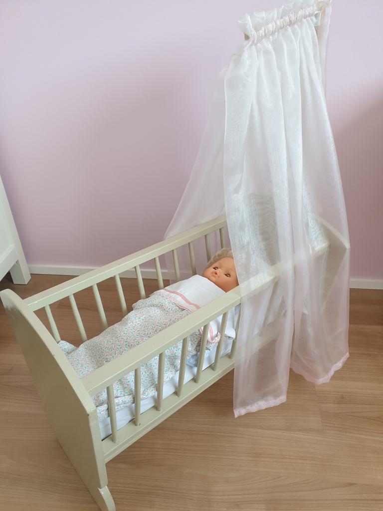 Nog een mooi poppenbedje, Ophalen, Zo goed als nieuw, Babypop