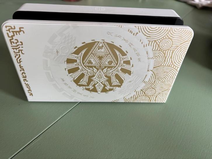 Nintendo Switch Oled Zelda Edition, Spelcomputers en Games, Spelcomputers | Nintendo Switch, Gebruikt, Switch OLED, Met 3 controllers of meer