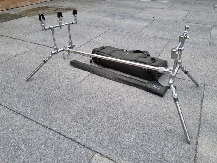 Solar P1 Worldwide Pod inclusief 3-Rod Buzz Bars, Watersport en Boten, Hengelsport | Karpervissen, Zo goed als nieuw, Overige typen