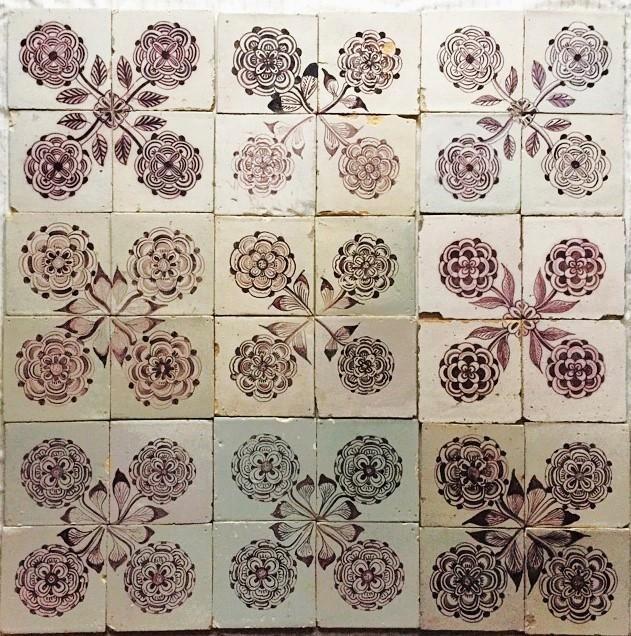 Tegels Antiek Friesland Mangaan Rozen op Steel, Antiek en Kunst, Antiek | Wandborden en Tegels, Ophalen of Verzenden