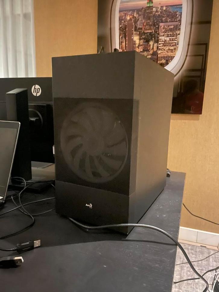 Game pc + freewolf gaming toetsenbord en muis wireless, Spelcomputers en Games, Games | Pc, Zo goed als nieuw, Overige genres