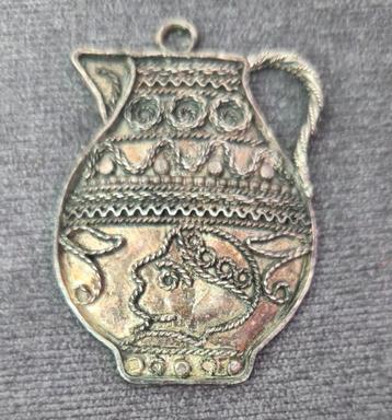 oud hangertje kruik/pot beschikbaar voor biedingen