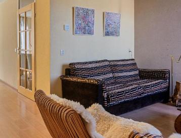 Mooie fluwelen design zitbank beschikbaar voor biedingen