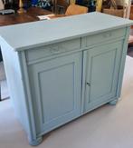 Stevige en solide oude houten Brocante kast of commode, Ophalen