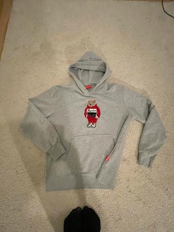 Suprème hoodie bear beschikbaar voor biedingen
