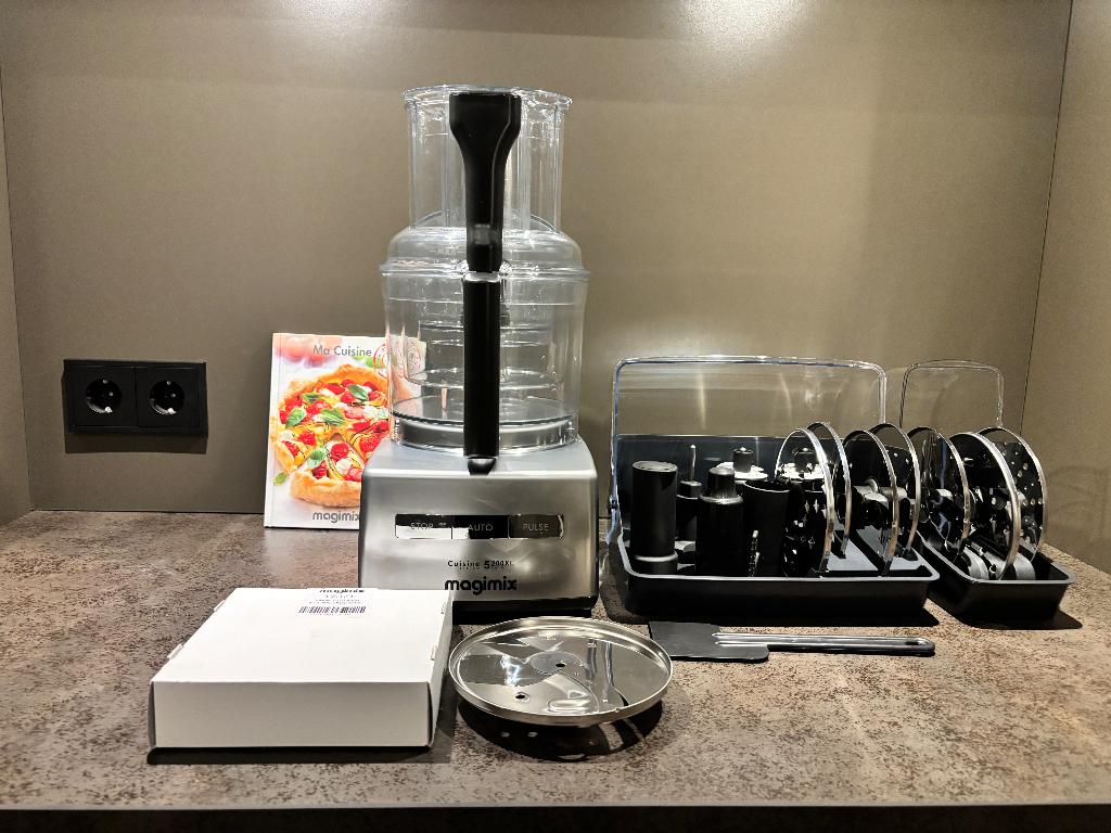 Magimix 5200 XL Premium Mat Chroom – Als Nieuw – Compleet, Witgoed en Apparatuur, Keukenmixers, 4 liter of meer, Ophalen, Zo goed als nieuw