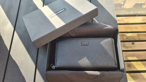 Dolce & Gabbana Logo Zip Wallet ModeSens nieuw in doos, Sieraden, Tassen en Uiterlijk, Portemonnees, Nieuw, Ophalen of Verzenden