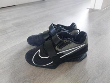 Nike romaleos 38.5 beschikbaar voor biedingen