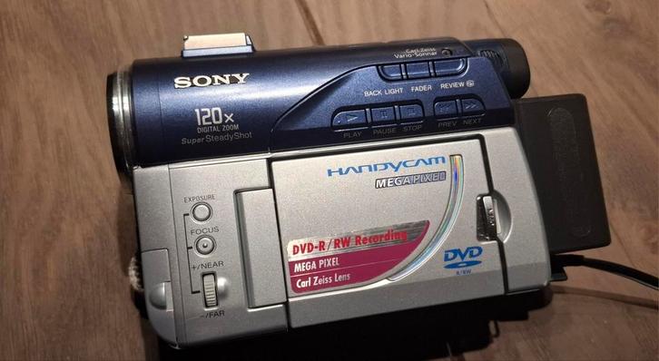 Sony Handycam DCR-DVD200E, Audio, Tv en Foto, Videocamera's Digitaal, Gebruikt, Geheugenkaart, Sony, 20x of meer, Ophalen of Verzenden