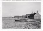 Foto Brouwershaven 1953 Watersnood - Kerk Toren Boot - Ramp, Verzamelen, Gebruikt, Foto, Ophalen of Verzenden, 1940 tot 1960