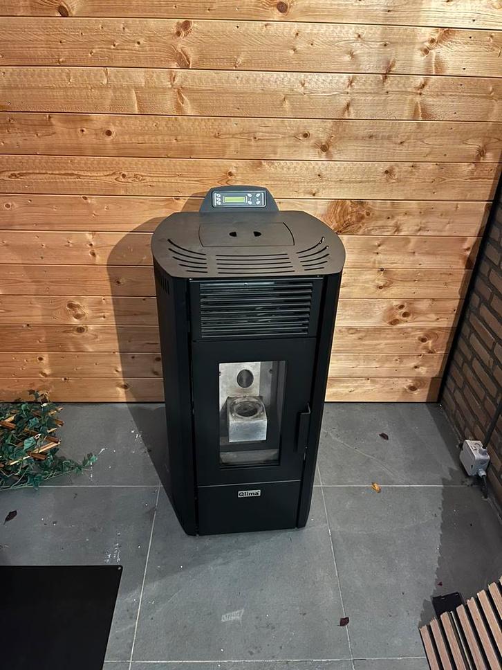 Qlima pelletkachel Viola 85SL zwart 7,6kW, Huis en Inrichting, Kachels, Zo goed als nieuw, Houtkachel, Hout, Ophalen