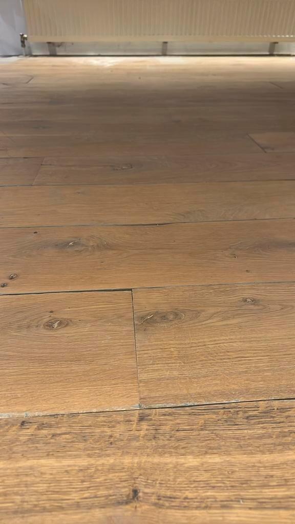 70m2 echt massief houten vloer +- 2,5cm super kwaliteit, Doe-het-zelf en Verbouw, Vloerdelen en Plavuizen, Zo goed als nieuw, Vloerdelen of -planken