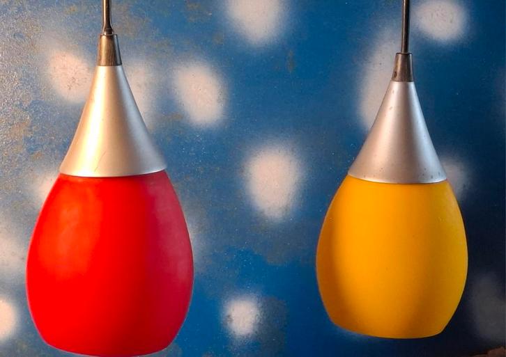 Hanglamp. 2 stuks.  Glas. Vintage.  20 cm., Huis en Inrichting, Lampen | Hanglampen, Zo goed als nieuw, Minder dan 50 cm, Glas