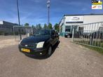 Ford Fusion 1.4-16V Ghia TOP ONDERHOUDEN! APK 02-26! AIRCO!, Auto's, Ford, Voorwielaandrijving, 15 km/l, Gebruikt, Zwart