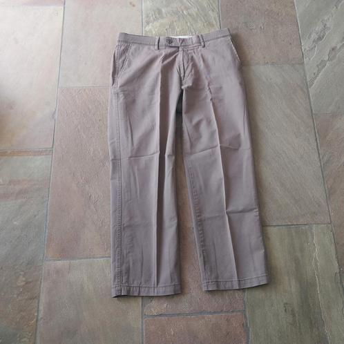 Bruine chino Comfort Stretch W24, Kleding | Heren, Broeken en Pantalons, Gedragen, Maat 48/50 (M), Bruin, Ophalen of Verzenden