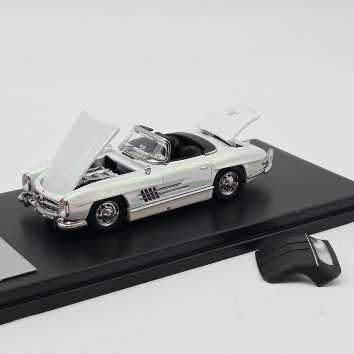 YS Mercedes-Benz 300SL 1:64 Chameleon White - Nieuw!, Hobby en Vrije tijd, Modelauto's | Overige schalen, Nieuw, Auto, Ophalen of Verzenden