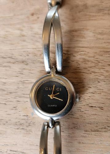 Gucci bezel watch dameshorloge jaren '80 beschikbaar voor biedingen